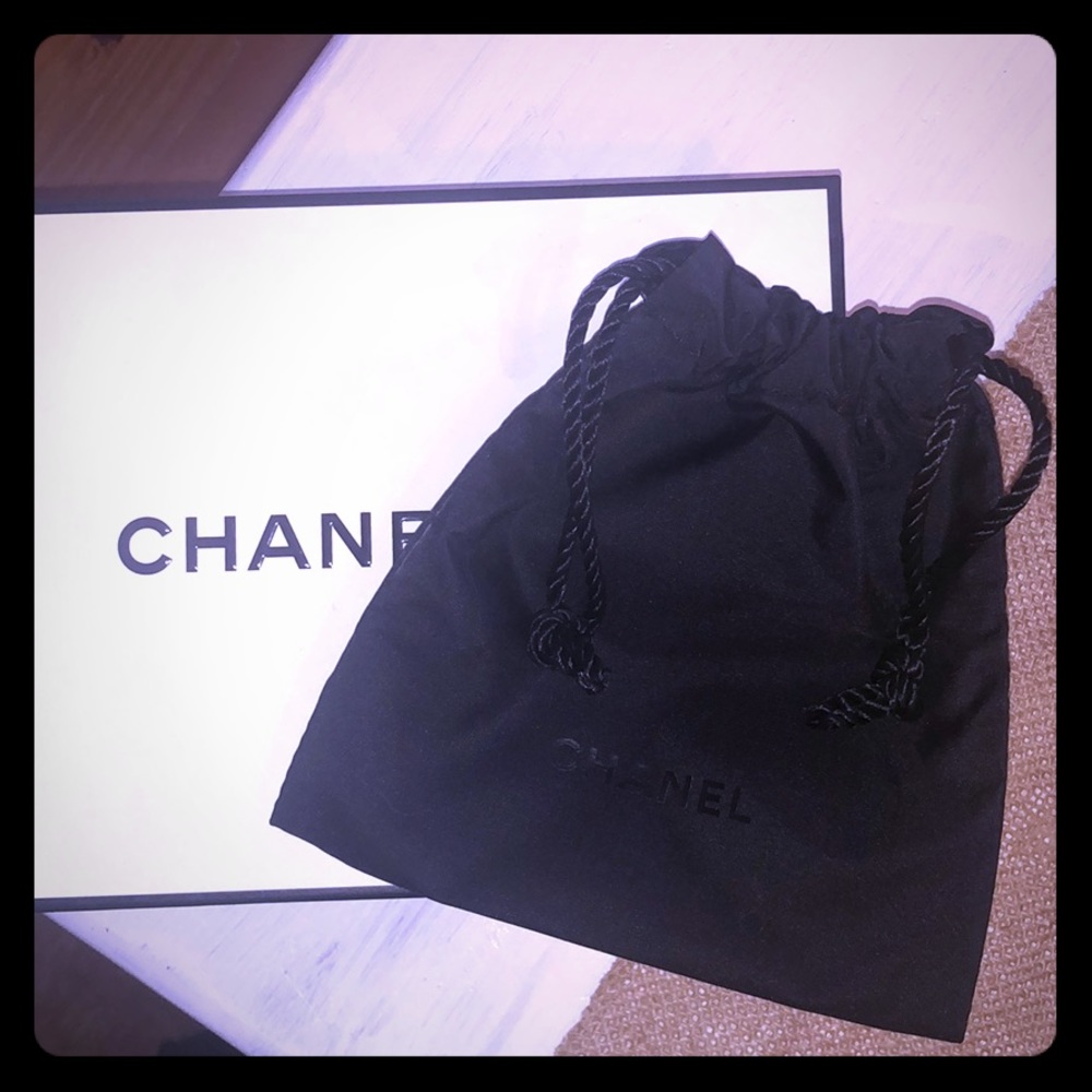 NWOT CHANEL black pouchette